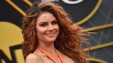 Aktris sekaligus presenter televisi Maria Menounos saat tiba di Barker Hangar, California, Selasa (25/6) siang WIB, jelang acara NBA Awards 2019. (LISA O'CONNOR / AFP)