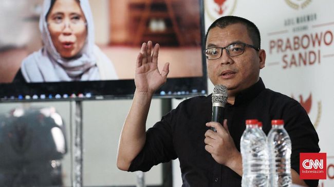 Minat Pilgub Kalsel, Denny Indrayana Ambil Formulir di Nasdem