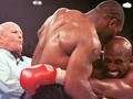 Gigitan Tyson ke Telinga Holyfield yang Tak Terlupakan