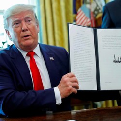 Mayday! Trump Bakal Jatuhkan 'Serangan' Lagi ke Iran