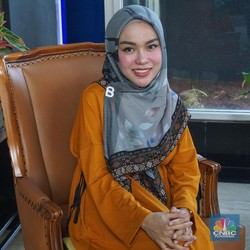 Gugat Irwansyah, Medina Zein Bongkar Bobrok Bisnis Kue Artis!
