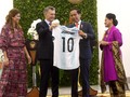 Dapat <i>Jersey</i> Argentina, Jokowi Jadi Messi