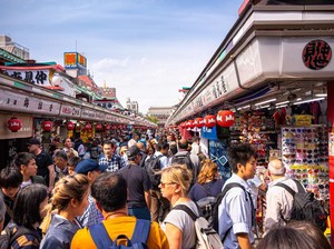 Terancam Overtourism, Kota di Spanyol Batasi Jumlah Pertokoan