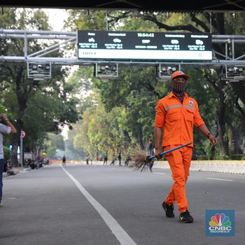 Massa Aksi Kawal MK Bubar Jalan, Pasukan Orange Beraksi