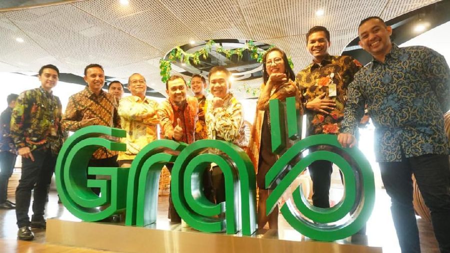 Mitra pengemudi Grab bisa menikmati pembelian pelumas dengan harga miring.