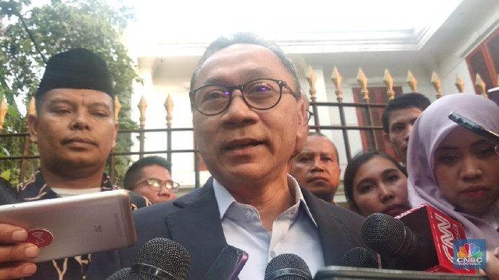 Ketum PAN Zulkifli Hasan: Kita Sukseskan Pak Jokowi! Ketua Umum PAN Zulkifli Hasan kembali menegaskan untuk mendukung penuh Presiden Joko Widodo dan Wapres Ma'ruf Amin