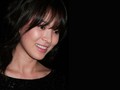 Song Hye Kyo Tertawa dengan Fan Usai Diceraikan Joong Ki