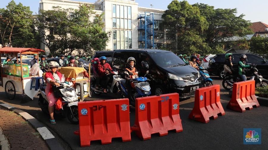 Para calon penumpang kereta perlu mewaspadai kemacetan jelang sidang putusan MK di kawasan Gambir.