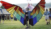 Di tempat ini, semua orang bisa menjadi apapun yang mereka inginkan selama cukup kreatif mewujudkannya. (REUTERS/Henry Nicholls)