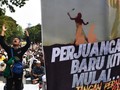 FOTO: Aksi Massa Kawal Sidang Putusan Sengketa Pilpres di MK