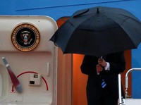 Trump dan Air Force One Disambut Guyuran Hujan di KTT G20