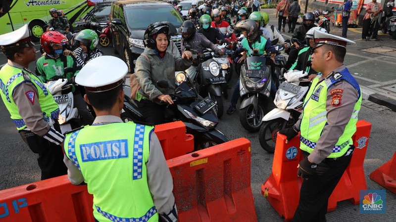 Jelang sidang putusan yang digelar Kamis (27/6/2019) siang, sejumlah jalan sudah disterilkan di kawasan sekitar MK dan Istana Negara.