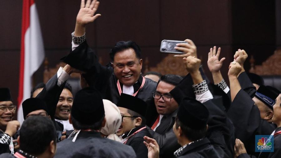Joko Widodo-Ma'ruf Amin tak lagi ada halangan untuk menduduki kursi Presiden dan Wakil Presiden pada masa jabatan 2019-2024.