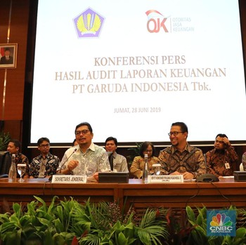Kemenkeu & OJK Beri Sanksi ke Garuda Indonesia