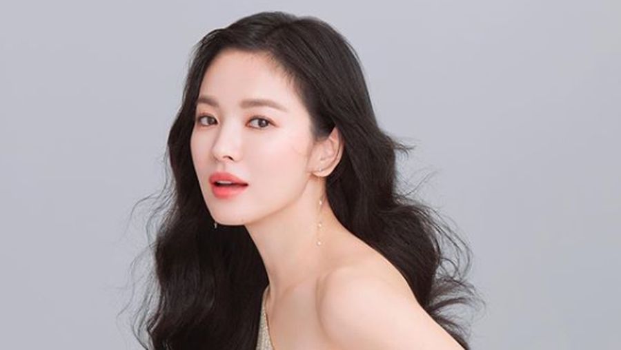 Song Hye Kyo (Instagram/@Kyo1122/@chaumetofficial)