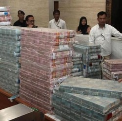 Catat! Korupsi Lebih dari Rp 100 M, Masuk Bui Seumur Hidup