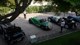 Maserati V4 spyder diproduksi mulai 1928 sampai 1931 merupakan saksi bahwa perusahaan berpengalaman memproduksi mobil berperforma. (Photo by VALERY HACHE / AFP)