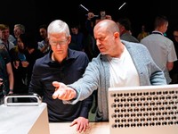 Desainer iMac & iPhone Mundur, Saham Apple Anjlok 1%