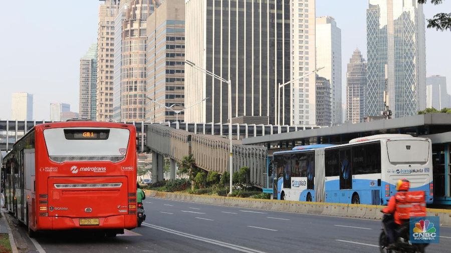 Bus Zhongtong sempat memicu kontroversi, kini dipakai lagi oleh TransJakarta.