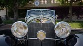 Mercedes-Benz klasik ditampilkan selama acara mobil antik di Monte-Carlo, Monako pada 27 Juni 2019. (Photo by VALERY HACHE / AFP)