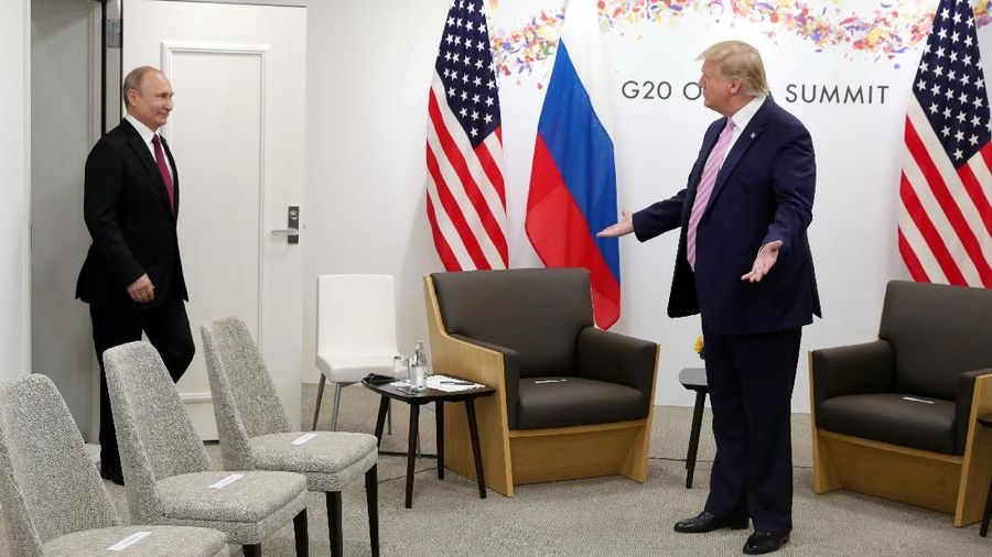 Russia's President Vladimir Putin and U.S. President Donald Trump the G20 summit in Osaka, Japan June 28, 2019. Sputnik/Mikhail Klimentyev/Kremlin via REUTERS ATTENTION EDITORS - THIS IMAGE WAS PROVIDED BY A THIRD PARTY.