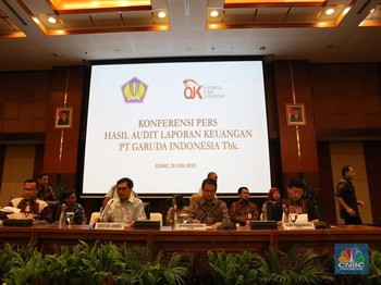 Ini Sanksi Lengkap OJK Kasus Poles Laporan Keuangan Garuda