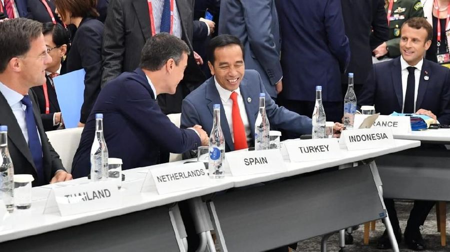 IHSG Menguat Kala Bursa Asia Jatuh, Terima Kasih Pak Jokowi!