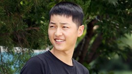 Song Joong Ki Terlihat Bahagia Sebelum Gugat Cerai Hye Kyo