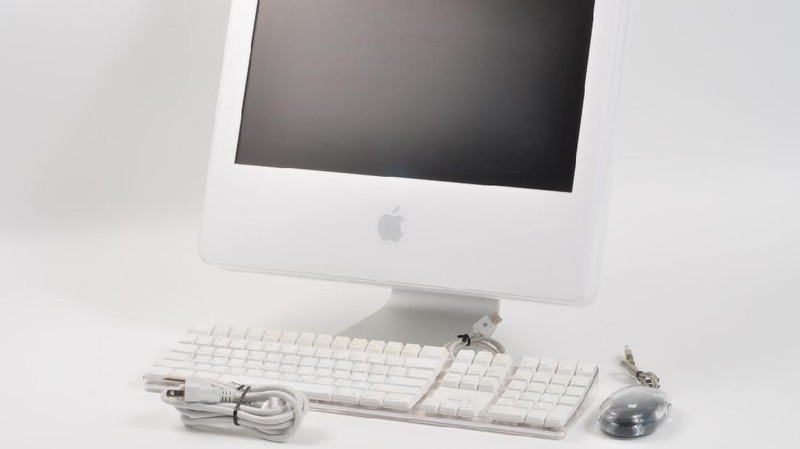 Setelah 30 tahun bekerja di Apple, Jony Ive telah merancang beberapa produk perangkat keras dan lunak yang paling mengesankan lainnya.