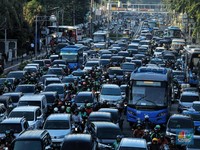 Anies akan Batasi Usia Kendaraan di Atas 10 Tahun di DKI