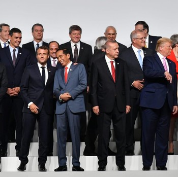 Diapit Erdogan, Macron, dan Trump, Ini Gaya Jokowi di KTT G20