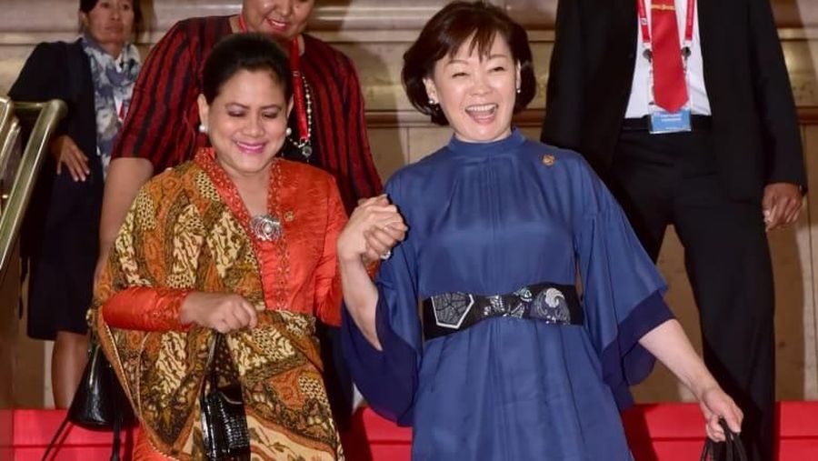 Ibu Negara Iriana Joko Widodo menghadiri acara simposium mengenai lingkungan hidup bertema 