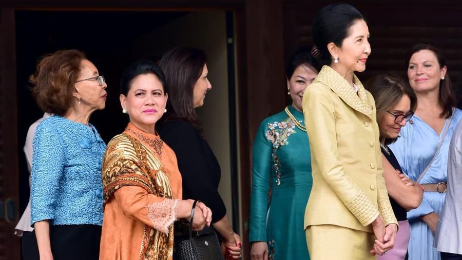 Ibu Negara Iriana Joko Widodo pada hari Jumat 28/6 mengikuti berbagai kegiatan Spouse program