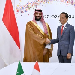 Temui Pangeran Arab, Jokowi Dorong Kilang Cilacap yang Macet