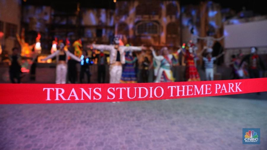 Trans Studio Theme Park Cibubur siap menghidupkan imajinasi anda dengan berbagai wahana menarik.