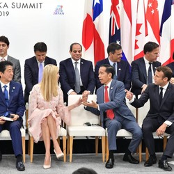 Pakai Inggris Medok, Jokowi Ngobrol & Ketawa dengan Ivanka