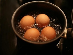 Mitos atau Fakta: Makan Telur Setiap Hari Bikin Kolesterol Naik?