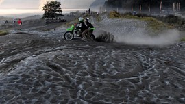 Ribuan Turis 'Berburu' Embun Upas di Gunung Bromo