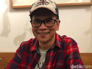 Krisna Mukti Menginjak Usia 55 Tahun, Niatkan Taaruf Cari Calon Istri