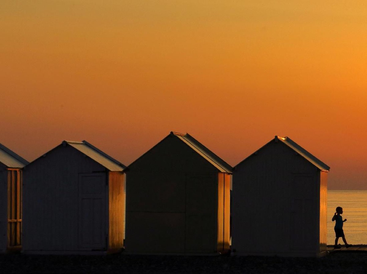 Simulasi Jika Matahari Terbit Dari Barat: Dampak Rotasi Bumi Terbalik