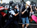 Aktivis Hong Kong Demo Berujung Bentrok di Dalam Mal
