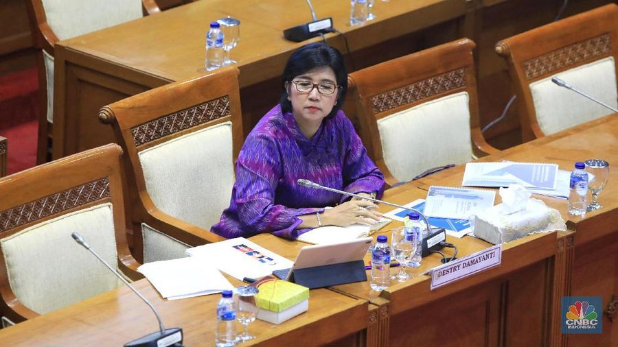 Sidang paripurna dipimpin oleh anggota Fraksi PDI Perjuangan Utut Adianto yang dihadiri oleh anggota dari 10 komisi.