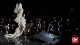 Daniel Roseberry menggelar debut haute couture-nya untuk Schiaparelli pada gelaran Paris Couture Week 2019/2020.