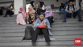 Sebanyak 74,08 juta orang (57,27 persen) masih bekerja pada kegiatan informal. Namun, jumlah tersebut turun 0,95 persen dalam setahun terakhir. (CNN Indonesia/Adhi Wicaksono)