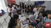 Penduduk yang bekerja pada Februari 2019 sebanyak 129,36 juta orang, bertambah 2,29 juta orang dari Februari 2018. (CNN Indonesia/Adhi Wicaksono)