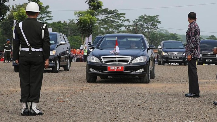 Mobil dinas kepresidenan yang baru telah diputuskan Mercy S600 Guard.