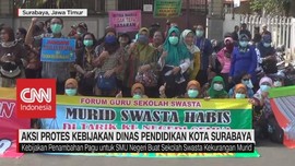 VIDEO: Aksi Protes Kebijakan Dinas Pendidikan Kota Surabaya