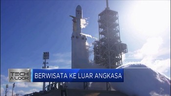 Ramai-Ramai wisata Keluar Angkasa