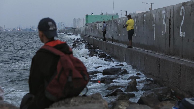 Tanggul laut jilid II telah jadi rencana pemerintah pusat untuk 20-30 tahun ke depan, tapi untuk tahap I sudah dibangun.