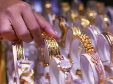 Harga Emas Turun Terus! Kayaknya Rada Susah Naik Nih...